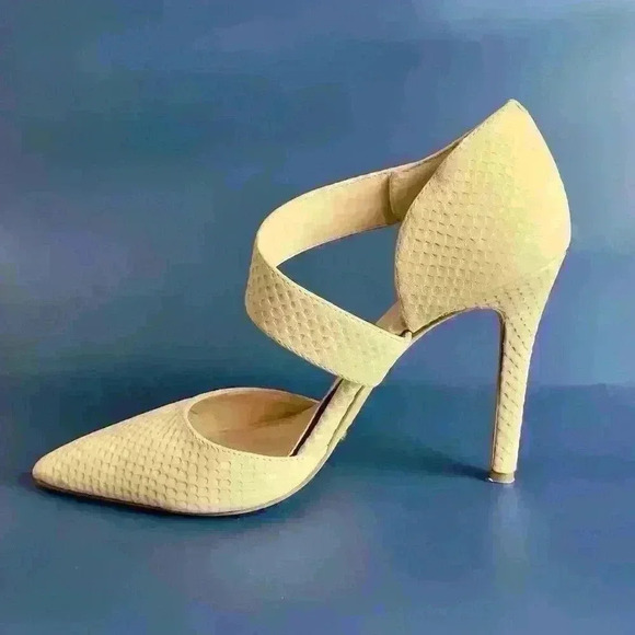 Vince Camuto Carlotte Pointed Toe Leather D'Orsay Pump High Heel Beige Cream  7M - Picture 6 of 17